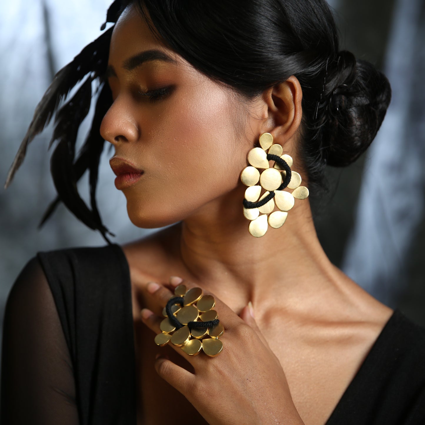 Black Admirer Earring