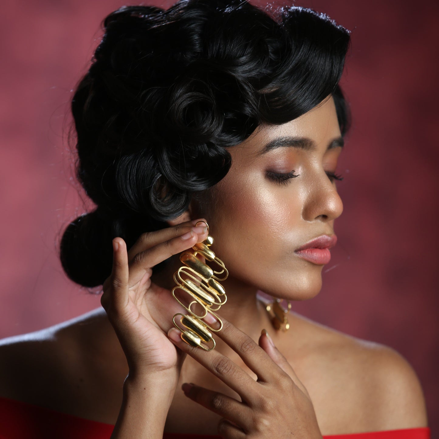 Oval Opulence Earring