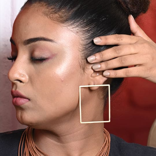 Square thrill earring