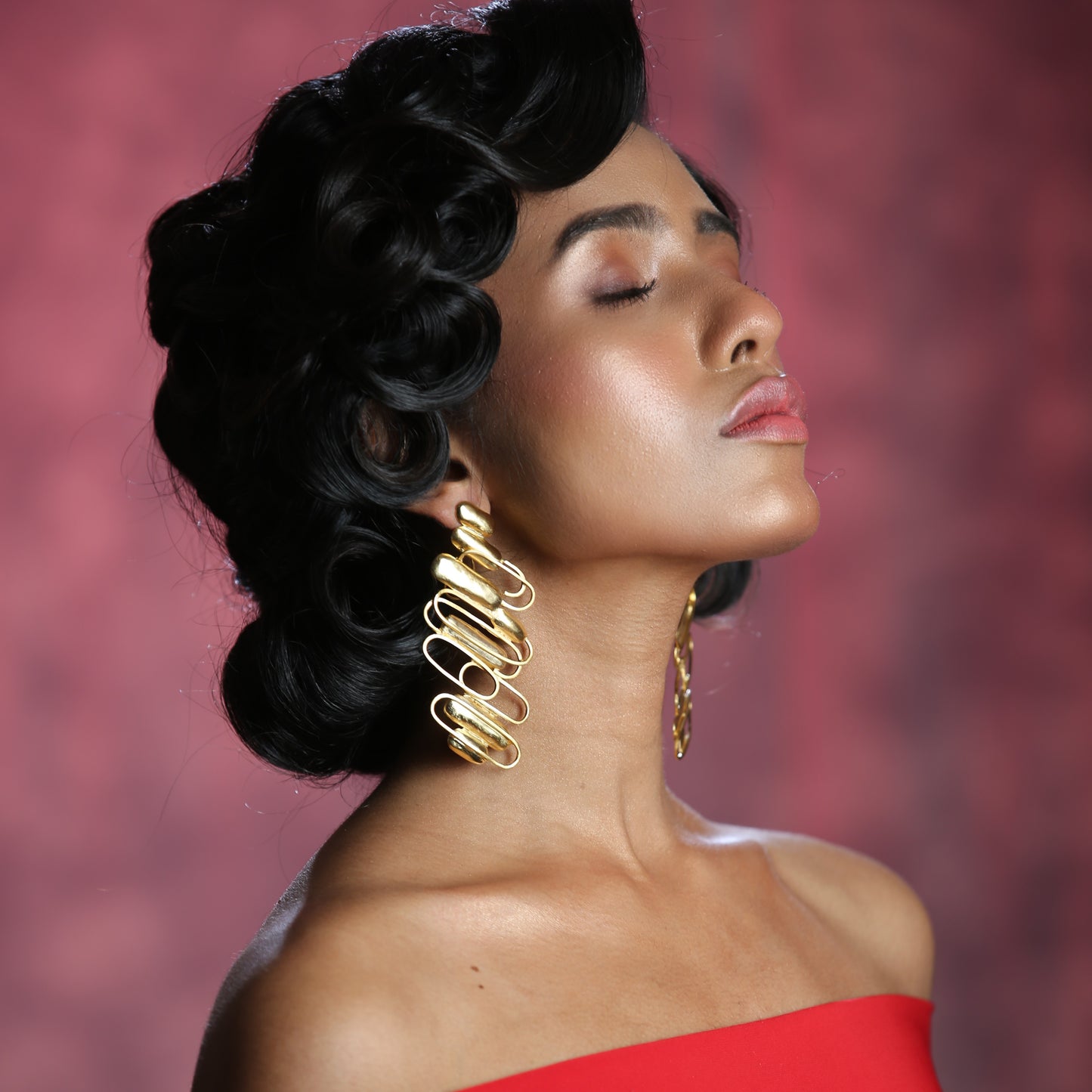 Oval Opulence Earring